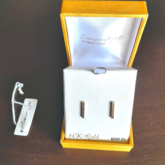 SOLD! 14k Gold Minimalist Studs - Picture 3 of 4